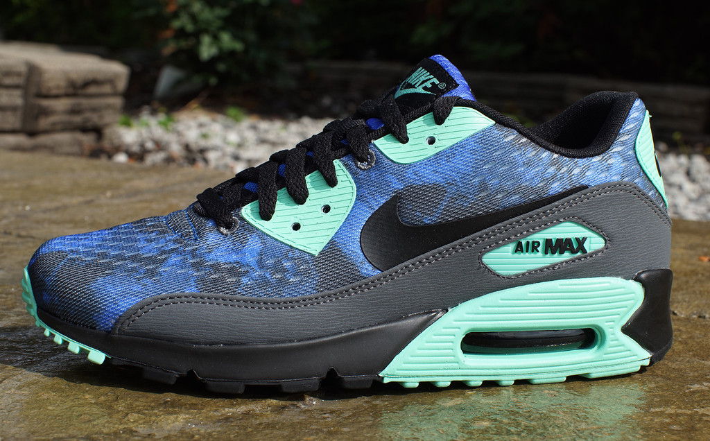 Nike Air Max 90 Em Hyper Cobalt Black Dark Grey Green Glow 02
