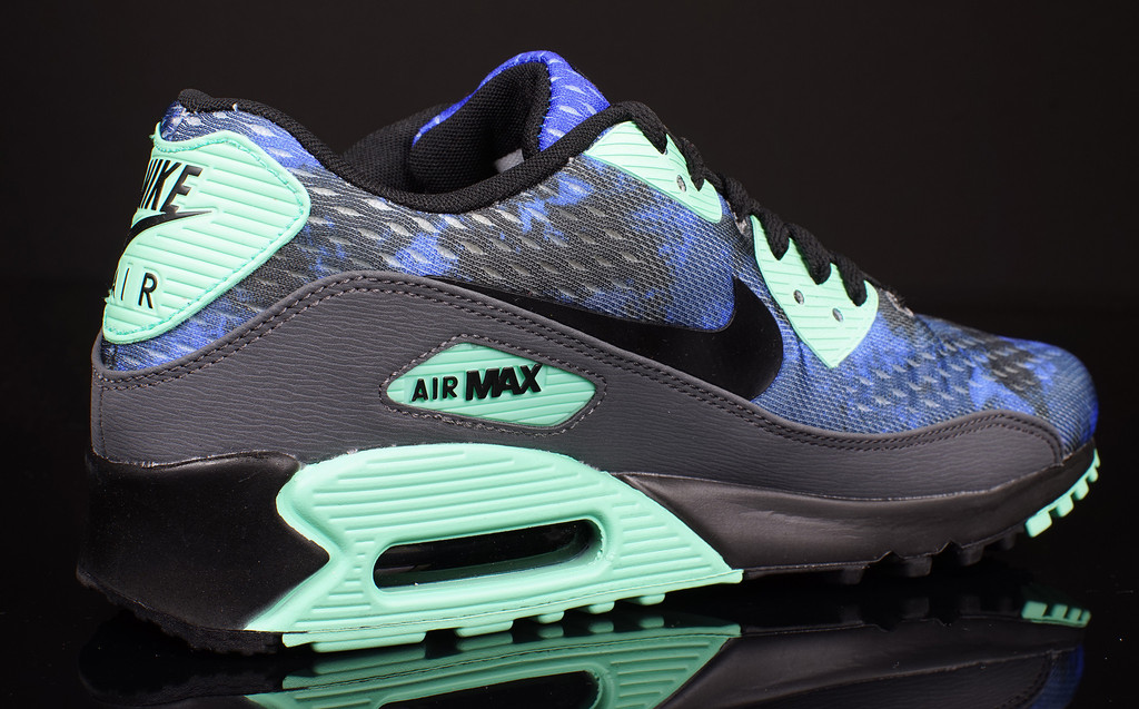 Nike Air Max 90 Em Hyper Cobalt Black Dark Grey Green Glow 04