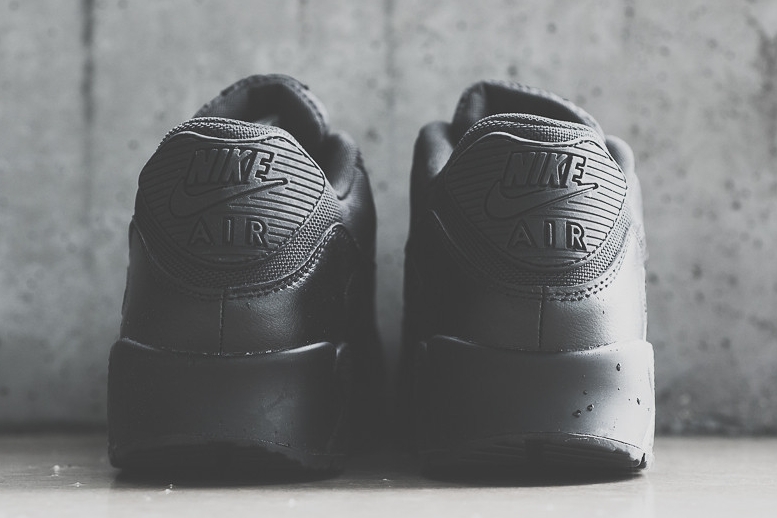 Nike Air Max 90 Triple Black 03