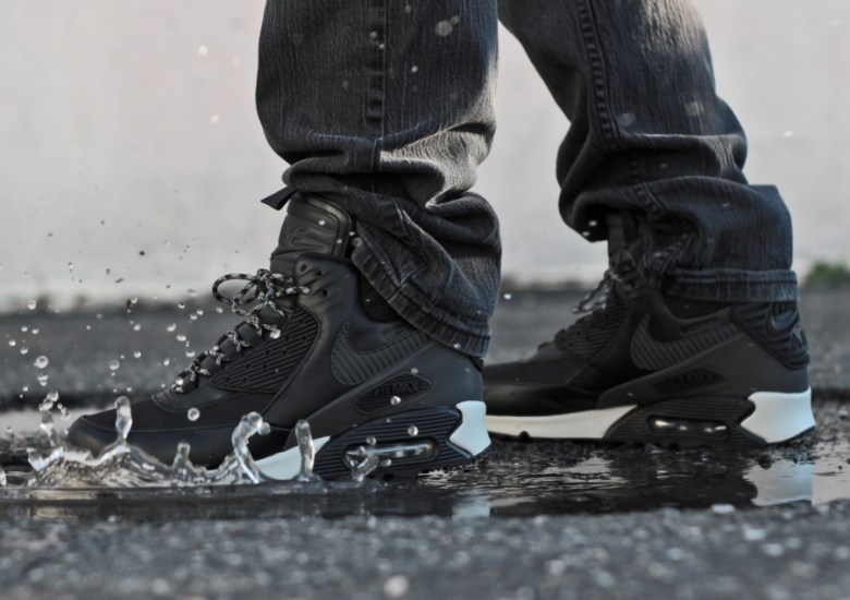 Nike Air Max 90 Winterized Sneakerboot “Black Reflective”