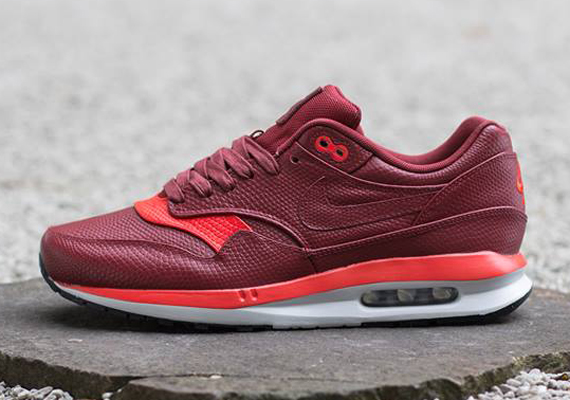 Nike Air Max Lunar1 Deluxe - Team Red Challenge Red - SneakerNews.com