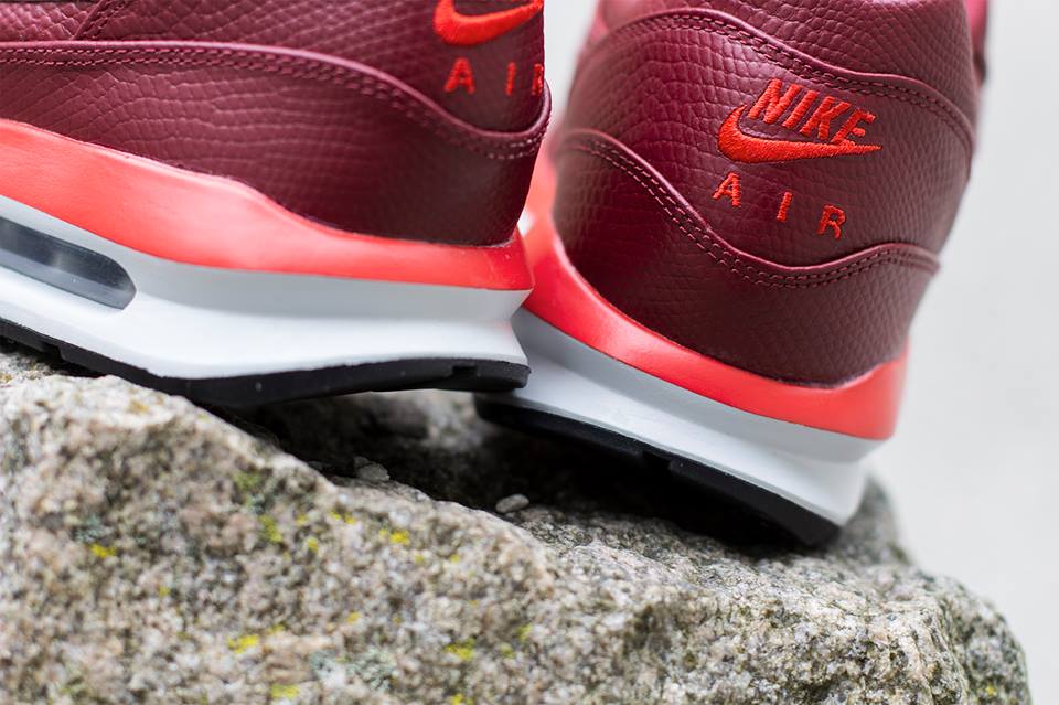 Nike Air Max Lunar1 Deluxe Team Red Challenge Red 05