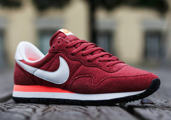 Nike Air Pegasus ’83 – Cedar – Summit White – Hyper Crimson