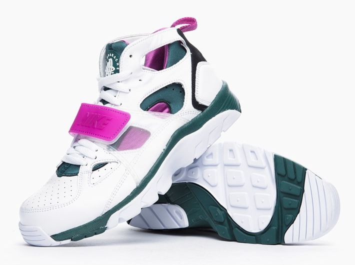Nike Air Trainer Huarache Dark Emerald 01