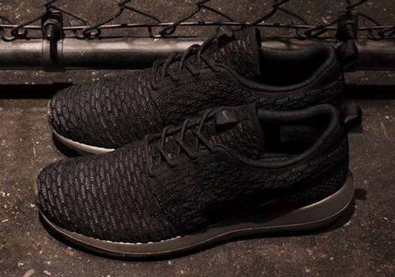 Nike Flyknit Roshe Run – Black – Midnight Fog | Release Date