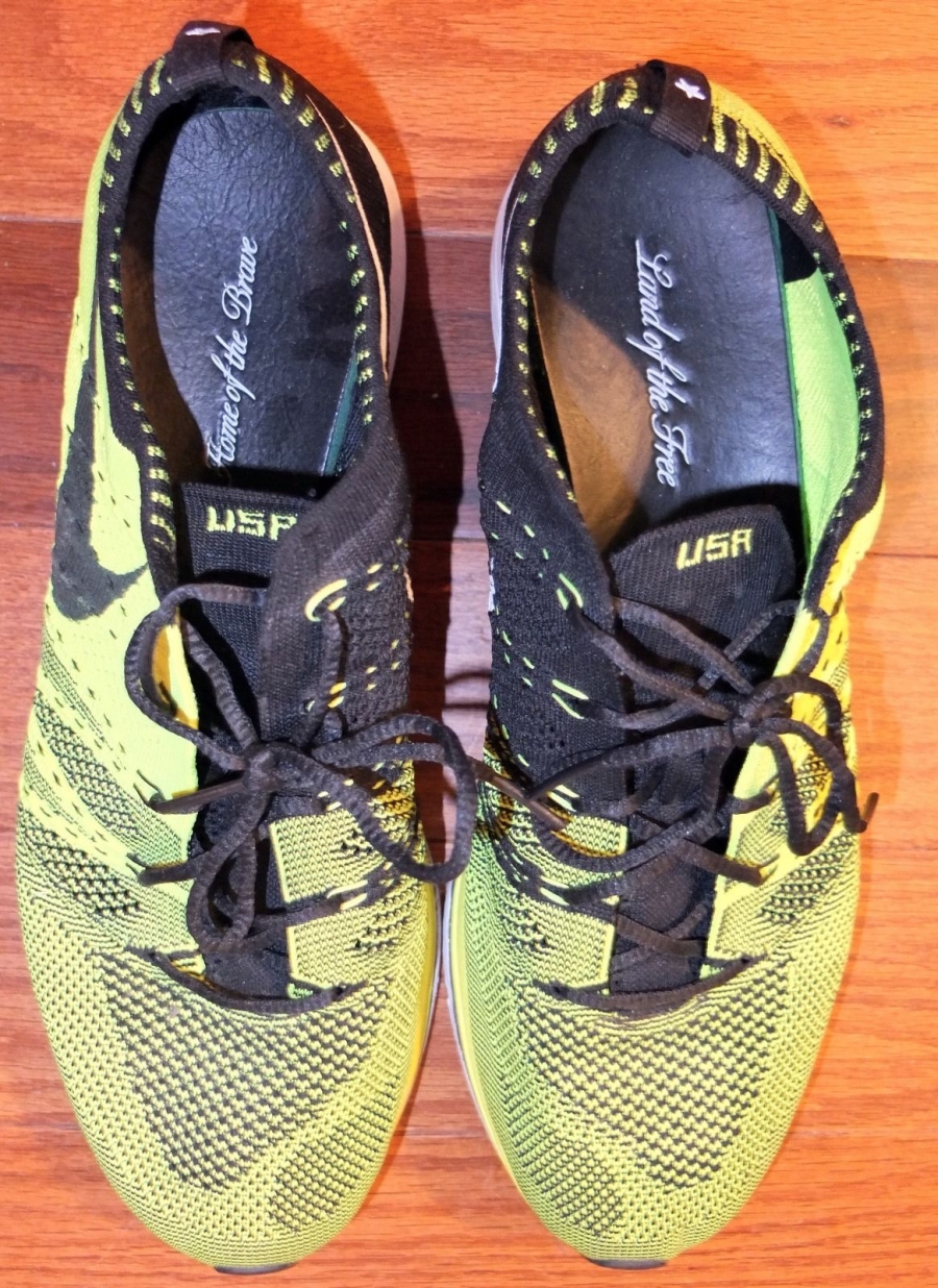 Nike Flyknit Trainer Usa Metal Stand 04