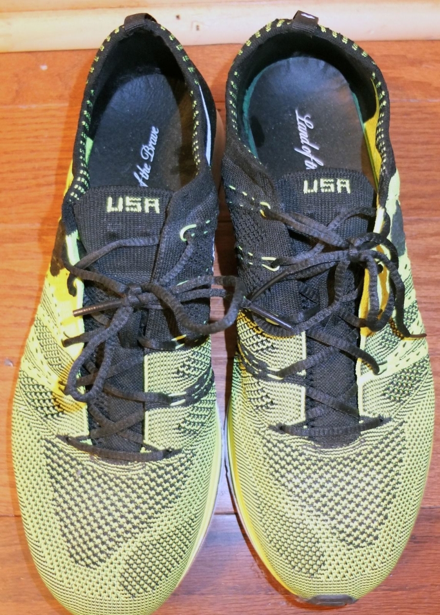 Nike Flyknit Trainer Usa Metal Stand 07