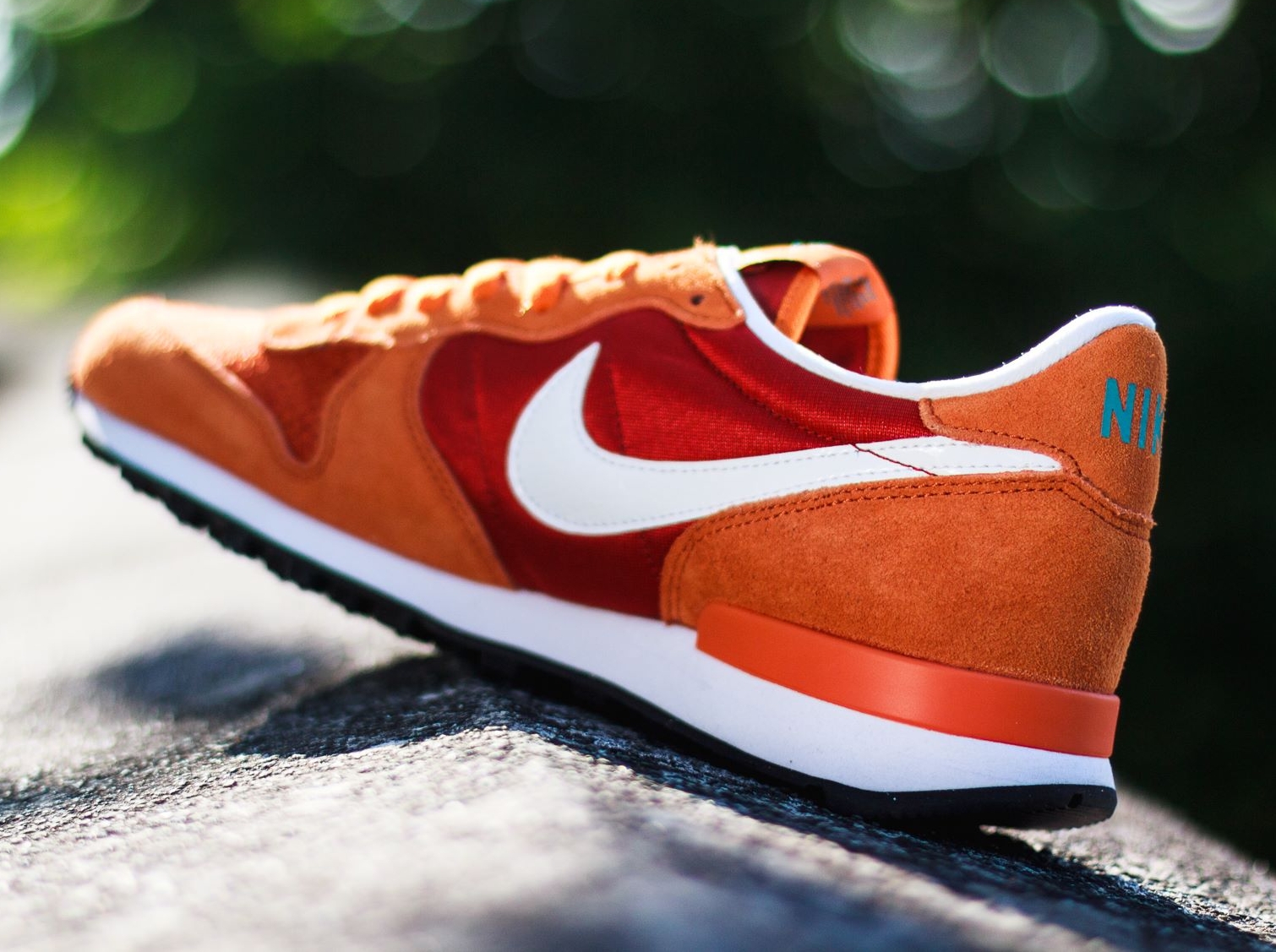 Nike Internationalist Cinnabar White Tuscan Rust 02