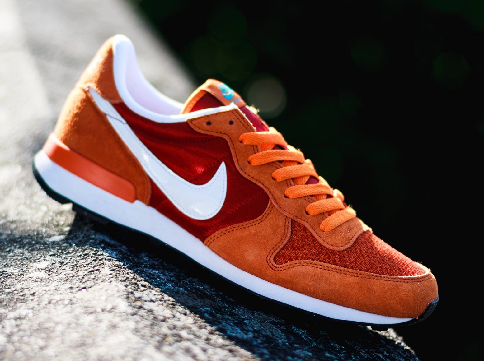 Nike Internationalist Cinnabar White Tuscan Rust 03
