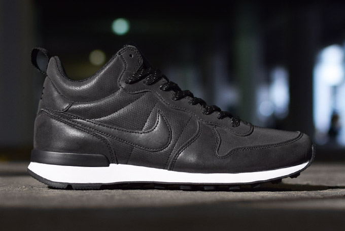 Nike Internationalist Mid Prm Reflective 02