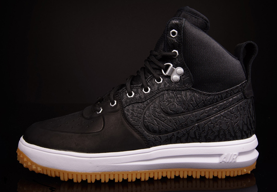 The Air Force 1 line kind of already had a Sneakerboot style offering before Nike ever officially coined that term – the Duckboot styles were doing a fine ...