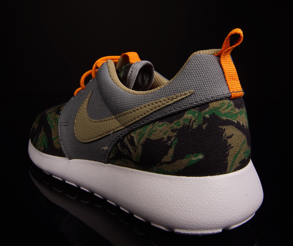Nike Roshe Run Gs Tiger Camo 03