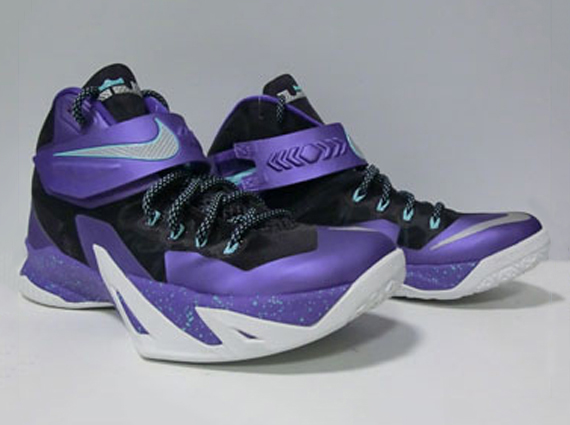 Nike Zoom LeBron Soldier 8 “Hornets”