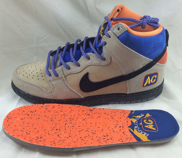 Acapulco Gold Nike Dunk Mowabb 2