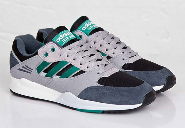 adidas Originals Tech Super – Core Black – Sub Green – Onix