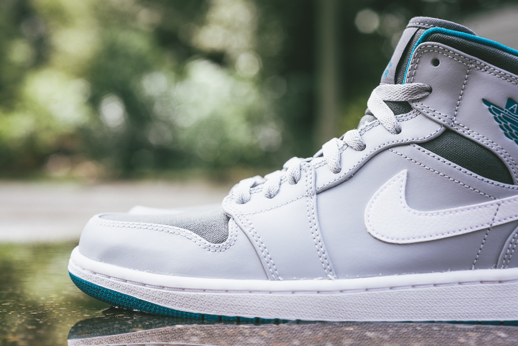 Air Jordan 1 Mid Wolf Grey Tropical Teal 03
