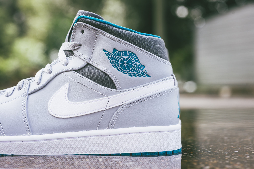 Air Jordan 1 Mid Wolf Grey Tropical Teal 04