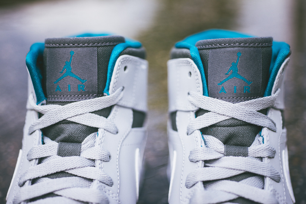 Air Jordan 1 Mid Wolf Grey Tropical Teal 05