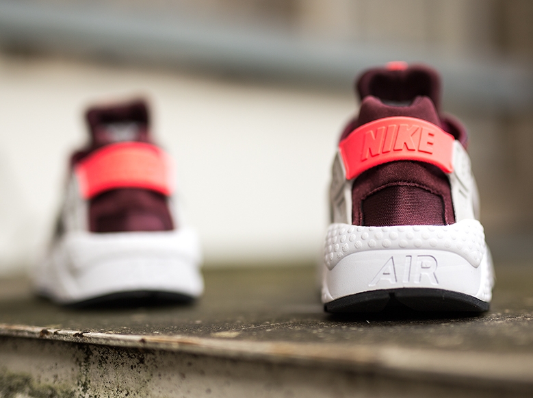 Nike Air Huarache Burgundy Snake 01