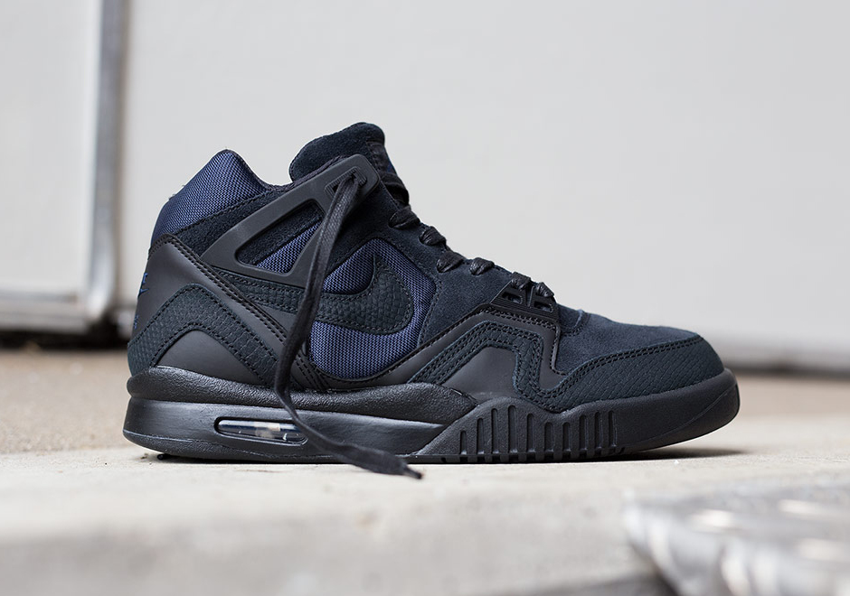 Nike Air Tech Challenge II "Black/Obsidian" - Available in Europe