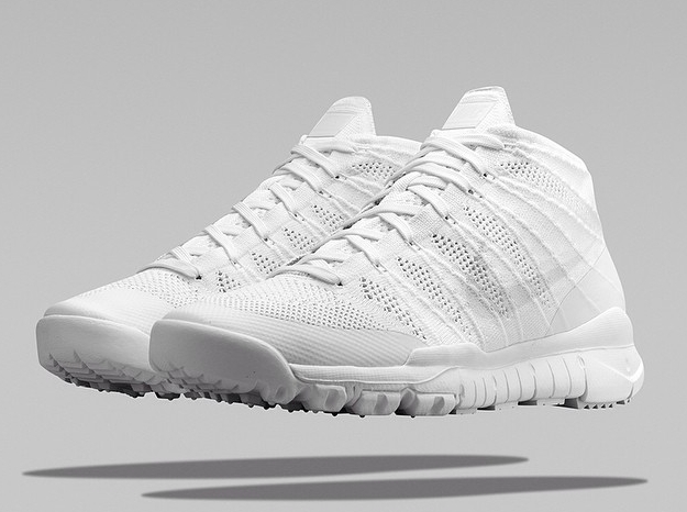 Lejos Travieso Superposición Nike Flyknit Trainer Chukka FSB SP "All White" - SneakerNews.com