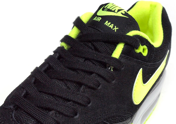 Nike Wmns Air Max 1 Black Volt Wolf Grey 06