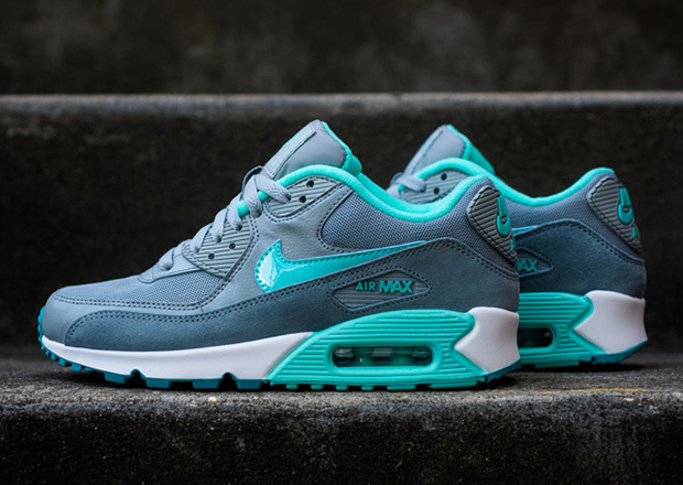 Nike Women’s Air Max 90 – Silver – Hyper Turquoise