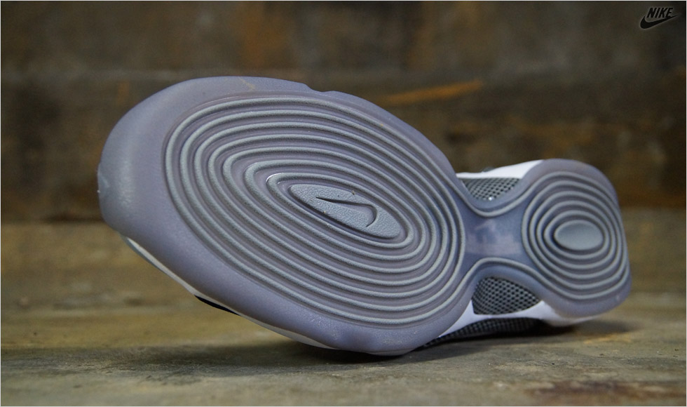 Nike Zoom Flight 96 Metallic Silver Black Light Charcoal Neutral Grey 05