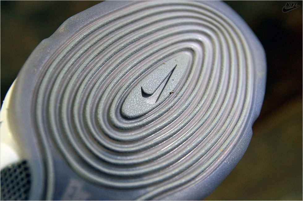 Nike Zoom Flight 96 Metallic Silver Black Light Charcoal Neutral Grey 09