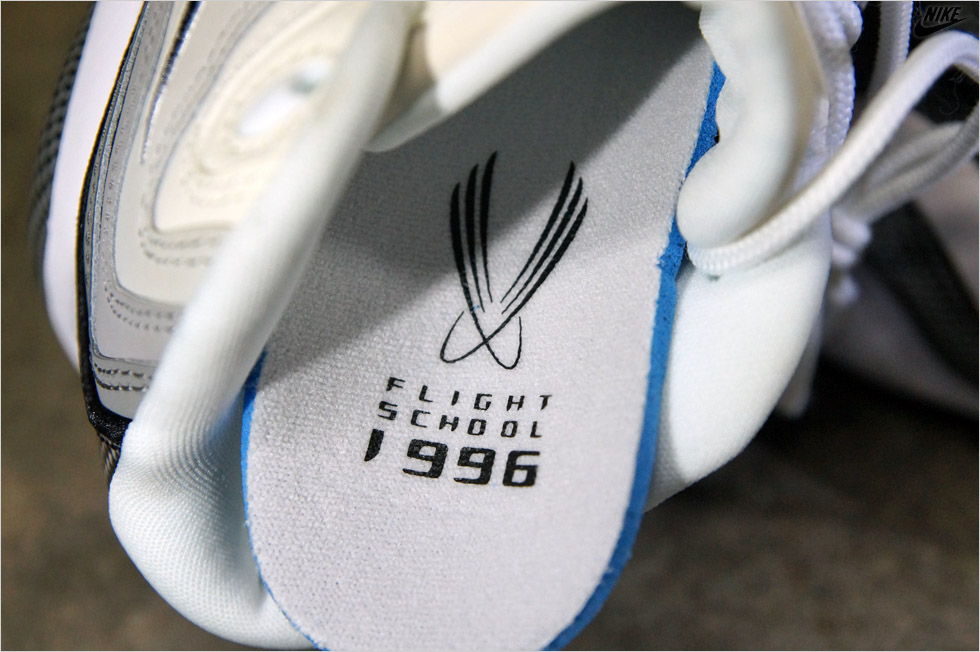 Nike Zoom Flight 96 Metallic Silver Black Light Charcoal Neutral Grey 10