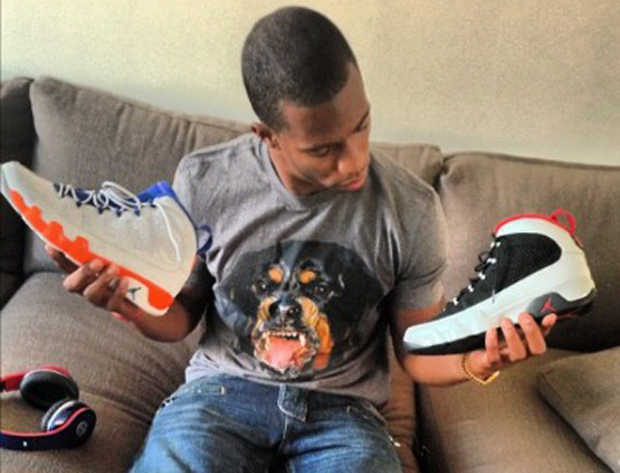 Victor Cruz To Auction Off 25 Pairs Of Sneakers for Charity
