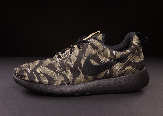 maldición mayor Hueso Nike Roshe Run Print "Tiger Camo" - SneakerNews.com