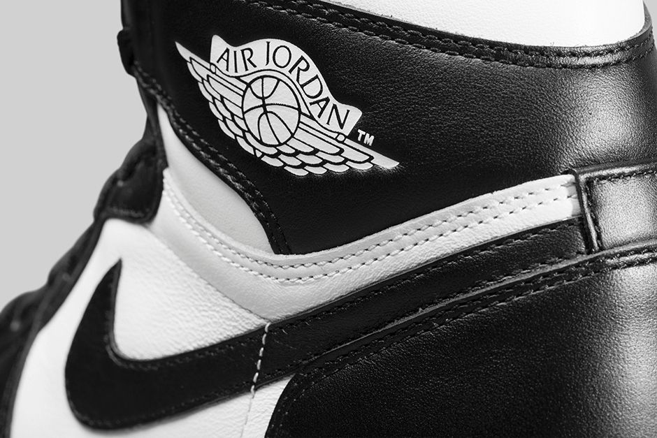 Air Jordan 1 Og Black White Nikestore 4