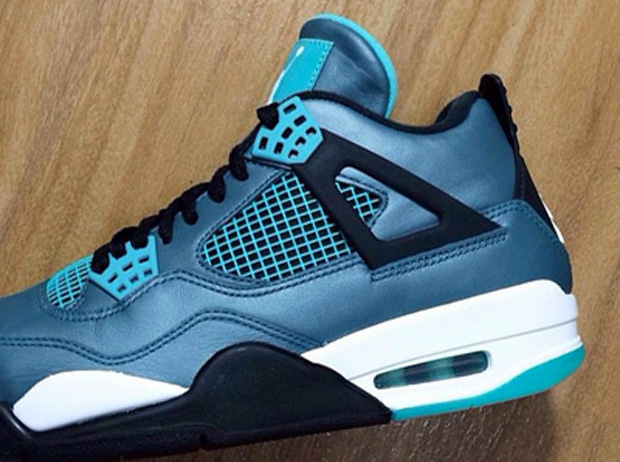 Another Look at the Air Jordan 4 Remastered "Teal"
