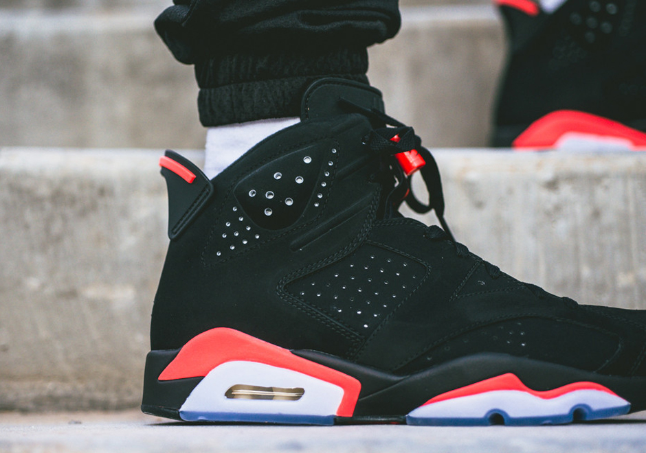 black infrared 6s on feet