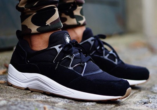 nike air huarache light black gum on feet 01