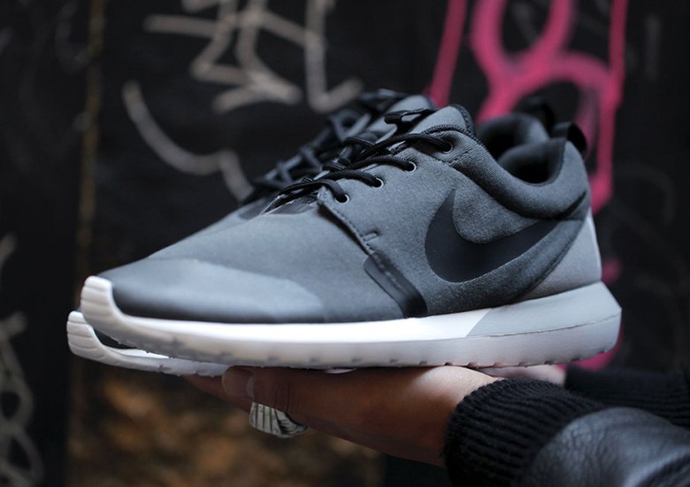 Nike Roshe Run NM SP “Tech Fleece” Pack