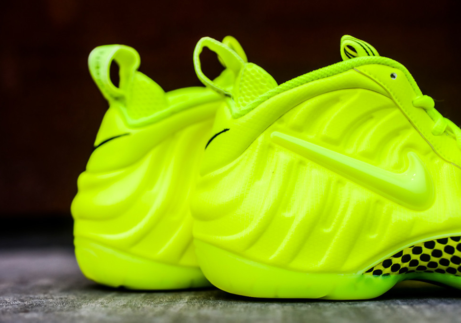 air foamposite pro volt