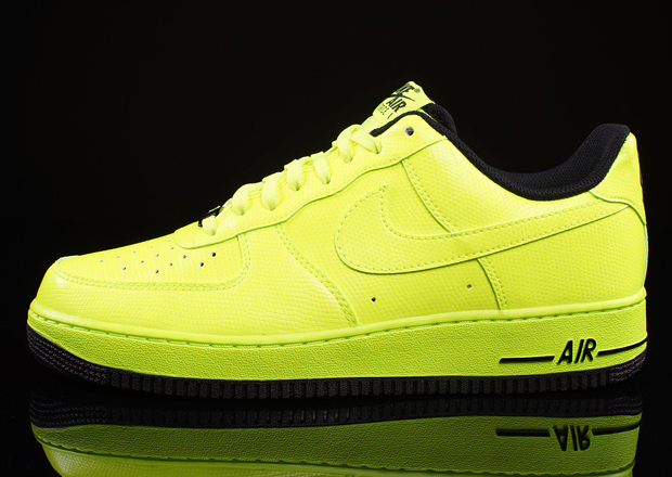 Nike Air Force 1’07 Lv8 Over branding Size 8 Color Neon Yellow