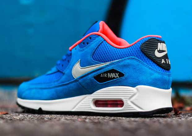electric blue nikes