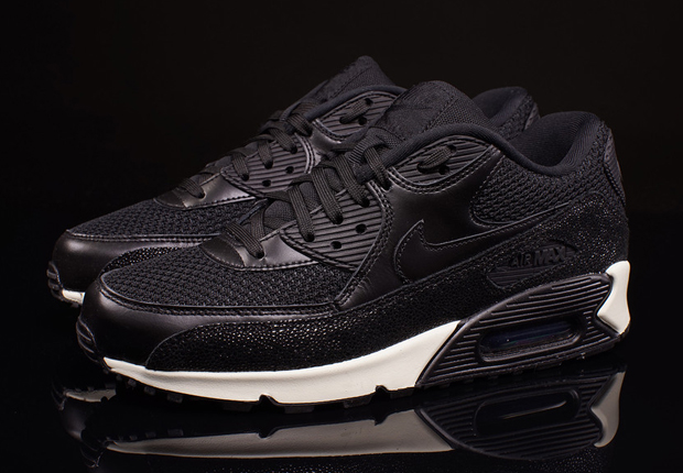 Nike Air Max 90 Leather Stingray Available 1