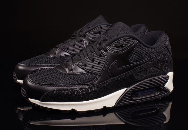 Nike Air Max 90 Leather “Stingray” – Available