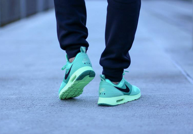 Nike Air Max Tavas Green Glow 5
