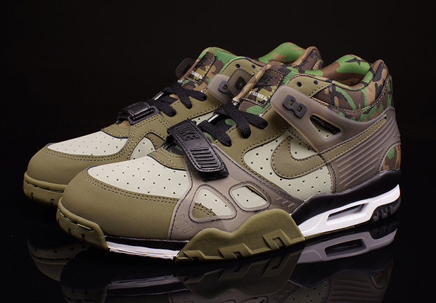 nike camouflage trainers