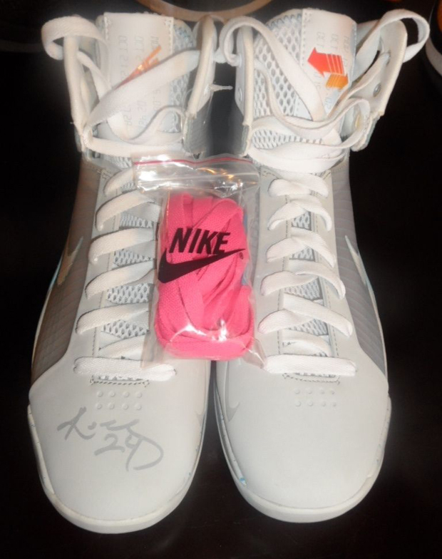 Nike Hyperdunk Mcfly Kobe Autograph 2