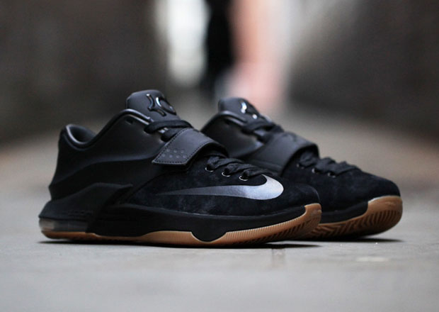 Nike KD 7 EXT “Black Suede” – Release Reminder