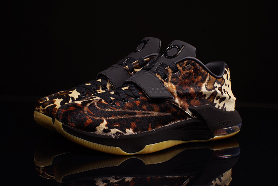 Nike KD 7 EXT "Longhorn State" - Arriving at Retailers