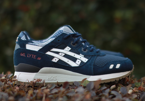 asics with split tongue