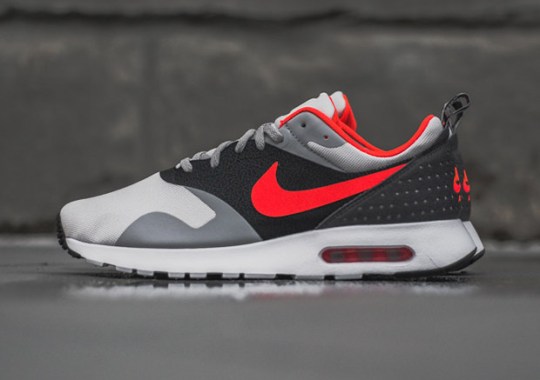 Nike Air Max Tavas grey bright crimson 1