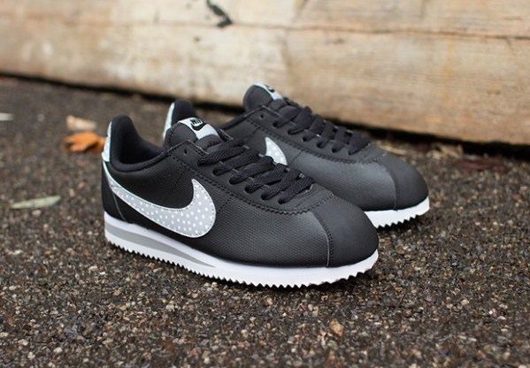 Nike Womens Cortez Classic 